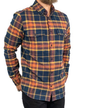 Fjällräven Övik Twill flanellskjorta i rostruta, snett framifrån