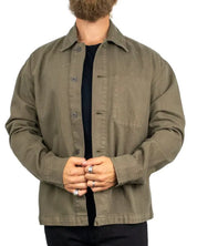 Resteröds Armstrong overshirt i olivgrönt, öppen framsida