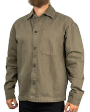 Resteröds Armstrong overshirt i olivgrönt, framsida med bröstficka