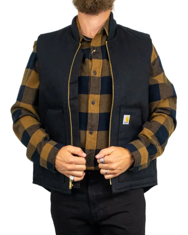 Carhartt V01 Insulated Rib Collar väst i svart, öppen framsida