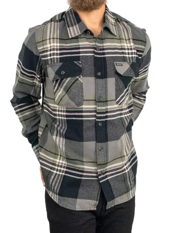 Brixton Bowery Flannel flanellskjorta i garnfärgad ruta, på modell