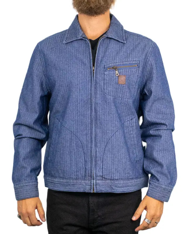Brixton Mechanic Garage Zip Jacket i indigo fiskbensväv, framsida på modell