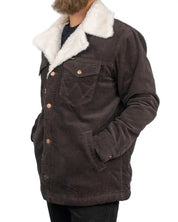 Wrangler Wrange Coat, detalj av bröstficka med W-söm och kopparfärgad tryckknapp