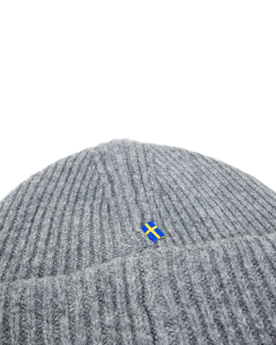 Fjällräven 1960 Logo Hat i grå lammull, närbild på stickningen
