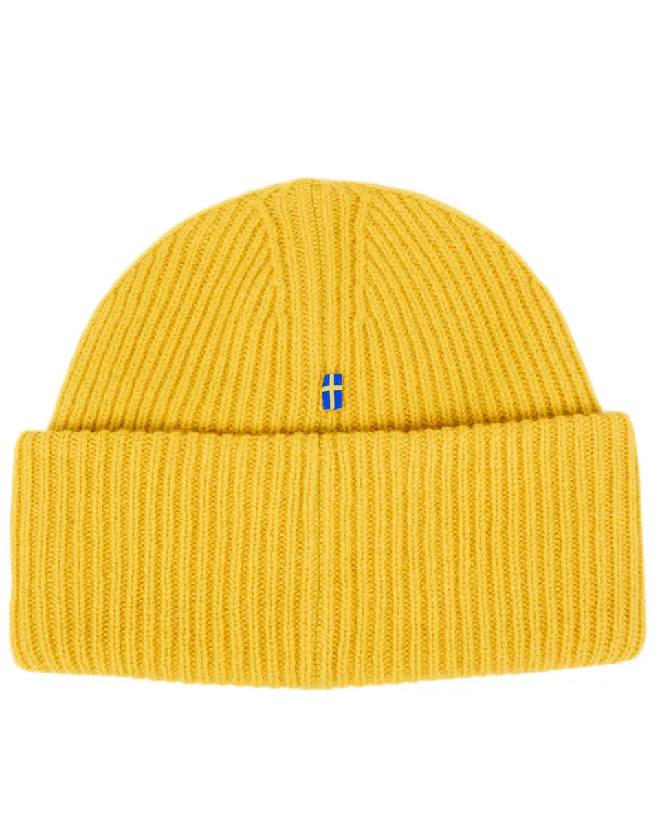Fjällräven 1960 Logo Hat i senapsgul lammull, baksida med svensk flagga