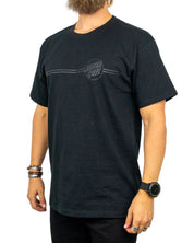 Santa Cruz Tonal Opus Dot Stripe t-shirt i svart, snett framifrån