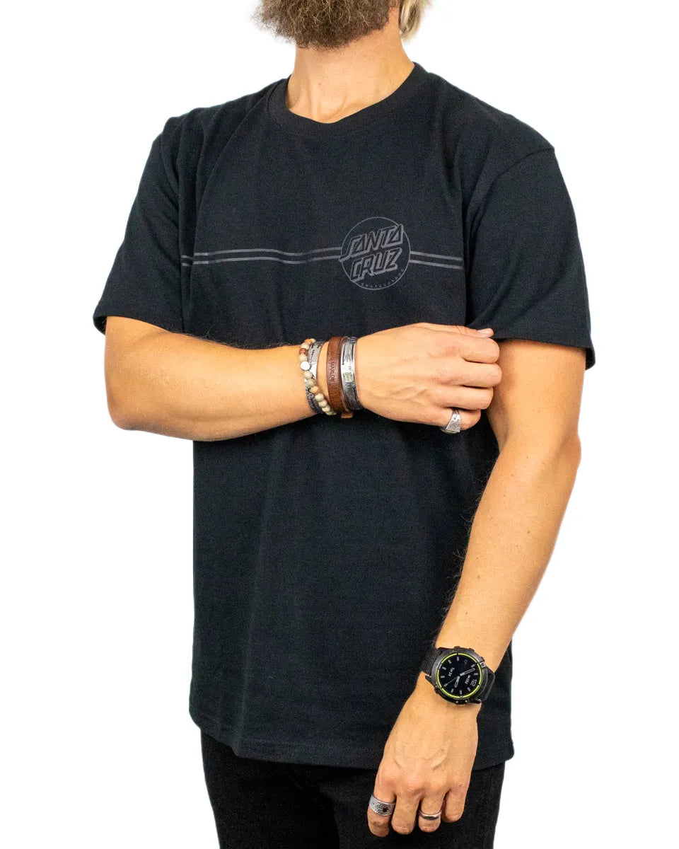 Santa Cruz Tonal Opus Dot Stripe t-shirt i svart, från sidan