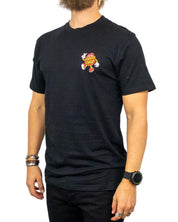 Santa Cruz Dot Dudes t-shirt i svart, snett framifrån