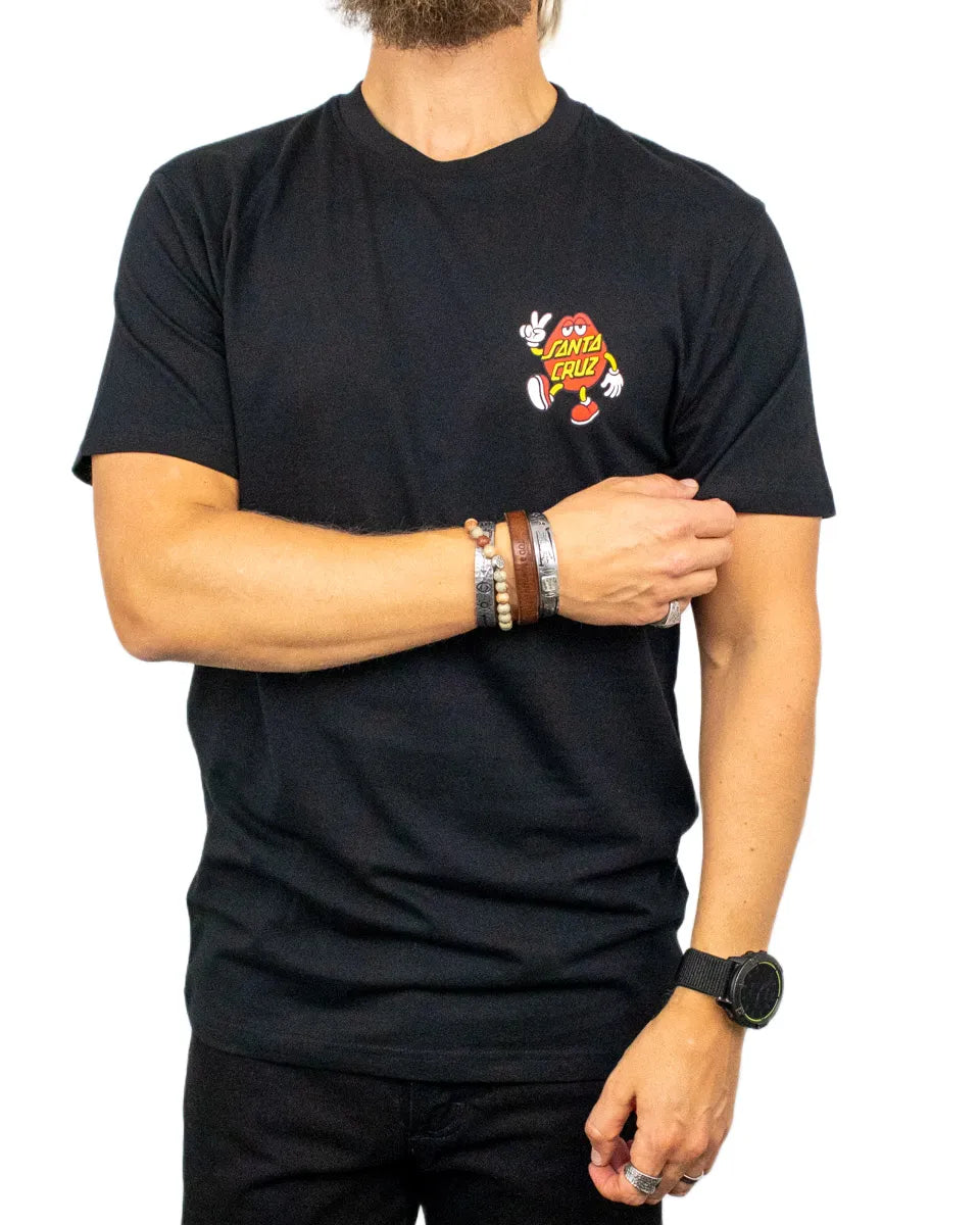 Santa Cruz Dot Dudes t-shirt i svart, framsida med litet tryck