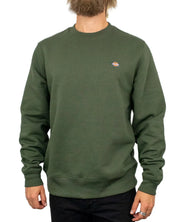 Dickies Oakport sweatshirt i olivgrön, framsida med logga