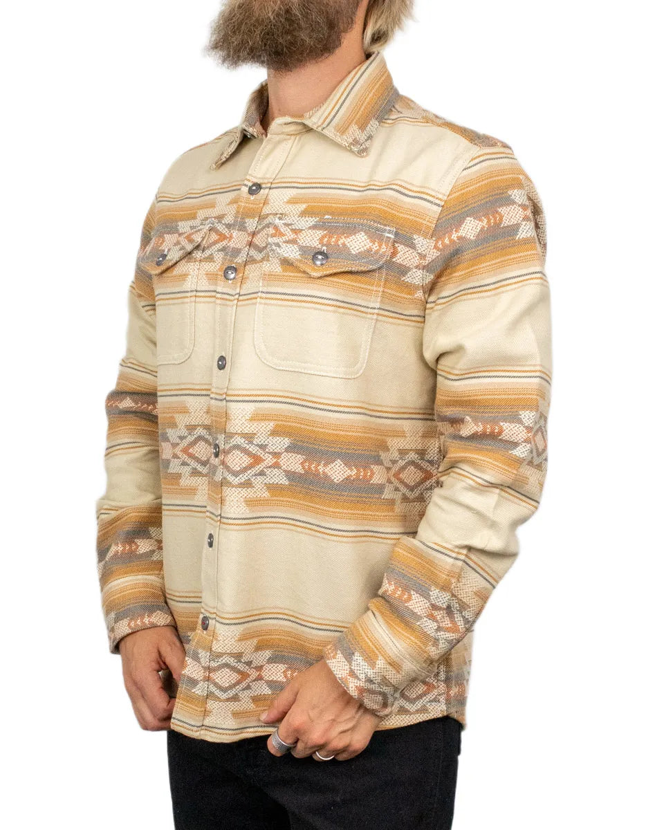 Iron & Resin Klamath flanellskjorta i beige, snett framifrån