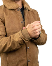 Iron & Resin Waxed Nautilus Jacket i brun vaxad canvas, närbild på krage och ärm
