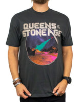 Vans - T-shirt - Queens of the Stone Age Desert Sessions - Tvättad Svart