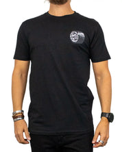 Santa Cruz Tired Dot t-shirt i svart, framsida med bröstlogga