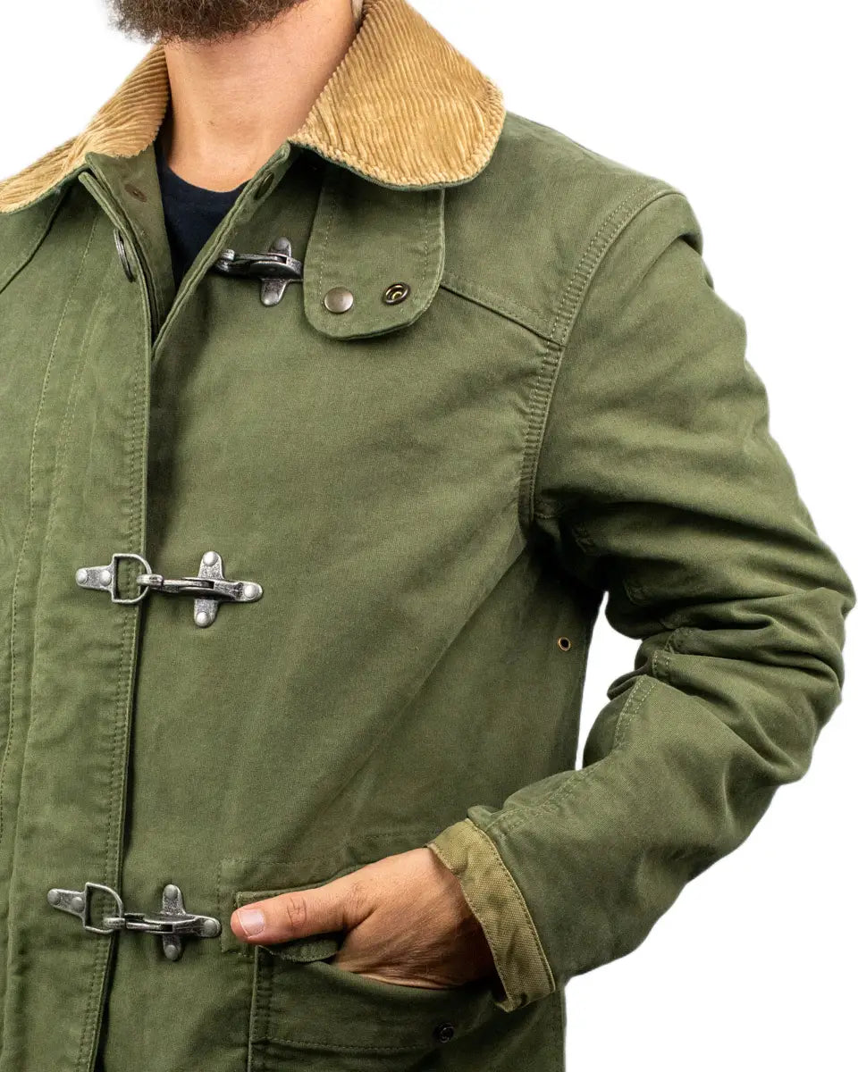 Chesapeake's Bedford Fireman jacka i grön jungle cloth, detalj