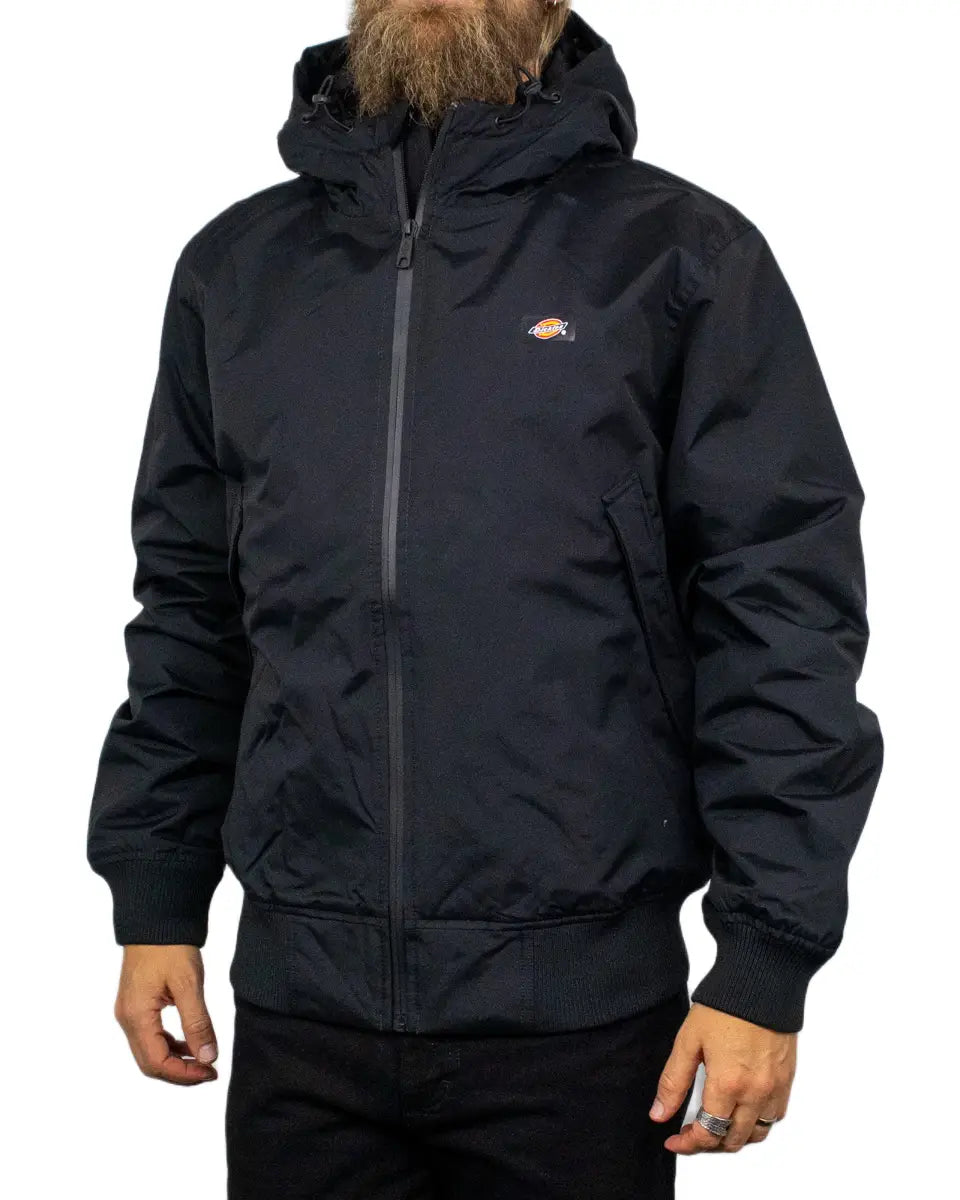 Dickies New Sarpy jacka i svart, framsida med huva