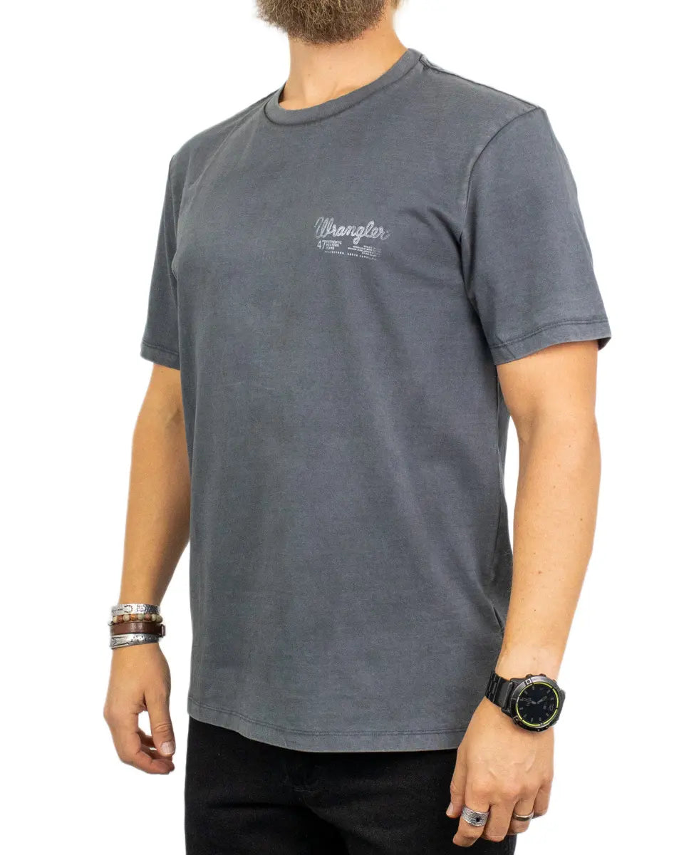 Wrangler Graphic Tee i urtvättat svart, framsida