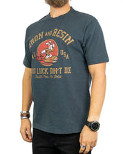 Iron & Resin Bomber T-shirt i mörkgrön Dark Slate, framsida