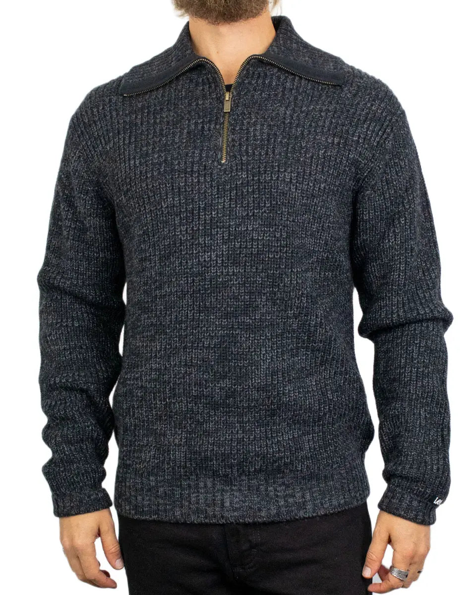Lee Mock Neck Zip stickad tröja i svartgrått, framsida med öppen dragkedja