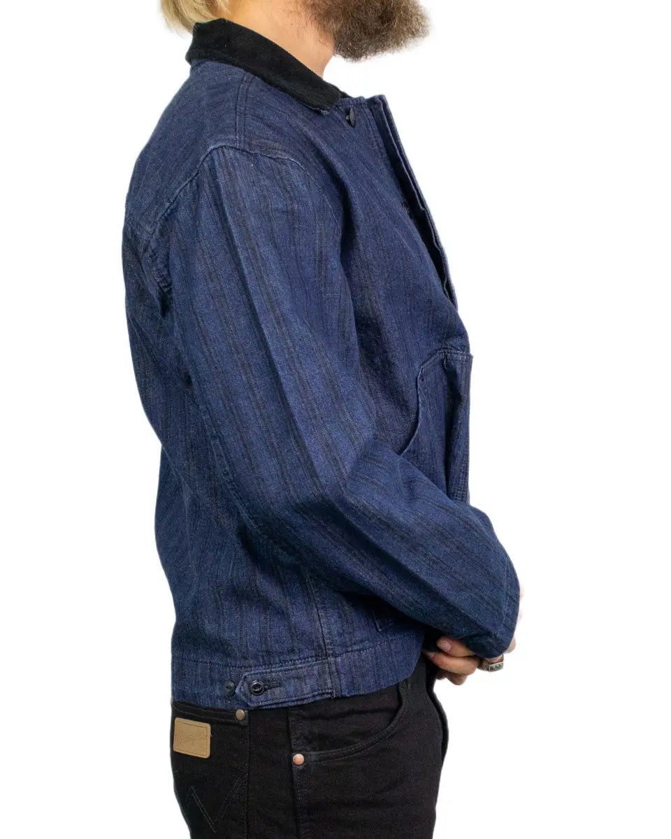 Lee Utility Jacket jeansjacka i mörk indigo Hickory Rinse, från sidan