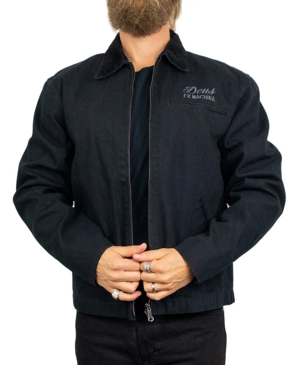 Deus Ex Machina Address Workwear canvasjacka i svart, framsida