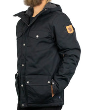 Fjällräven Greenland Winter Jacket i svart, framsida