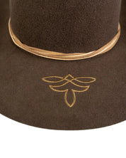 Stetson westernhatt i brun ullfilt, detalj på broderi och hattband