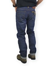 Lee Regular Straight Golden Age jeans i mörkblå denim, baksida, på modell