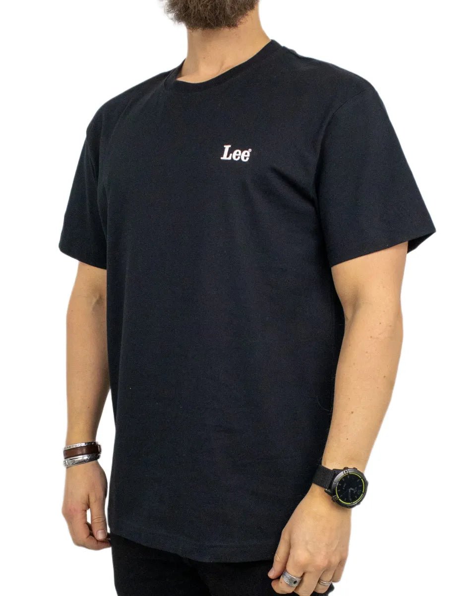 Lee - T-Shirt - Small logo - Box Fit - Svart - jhstore.se
