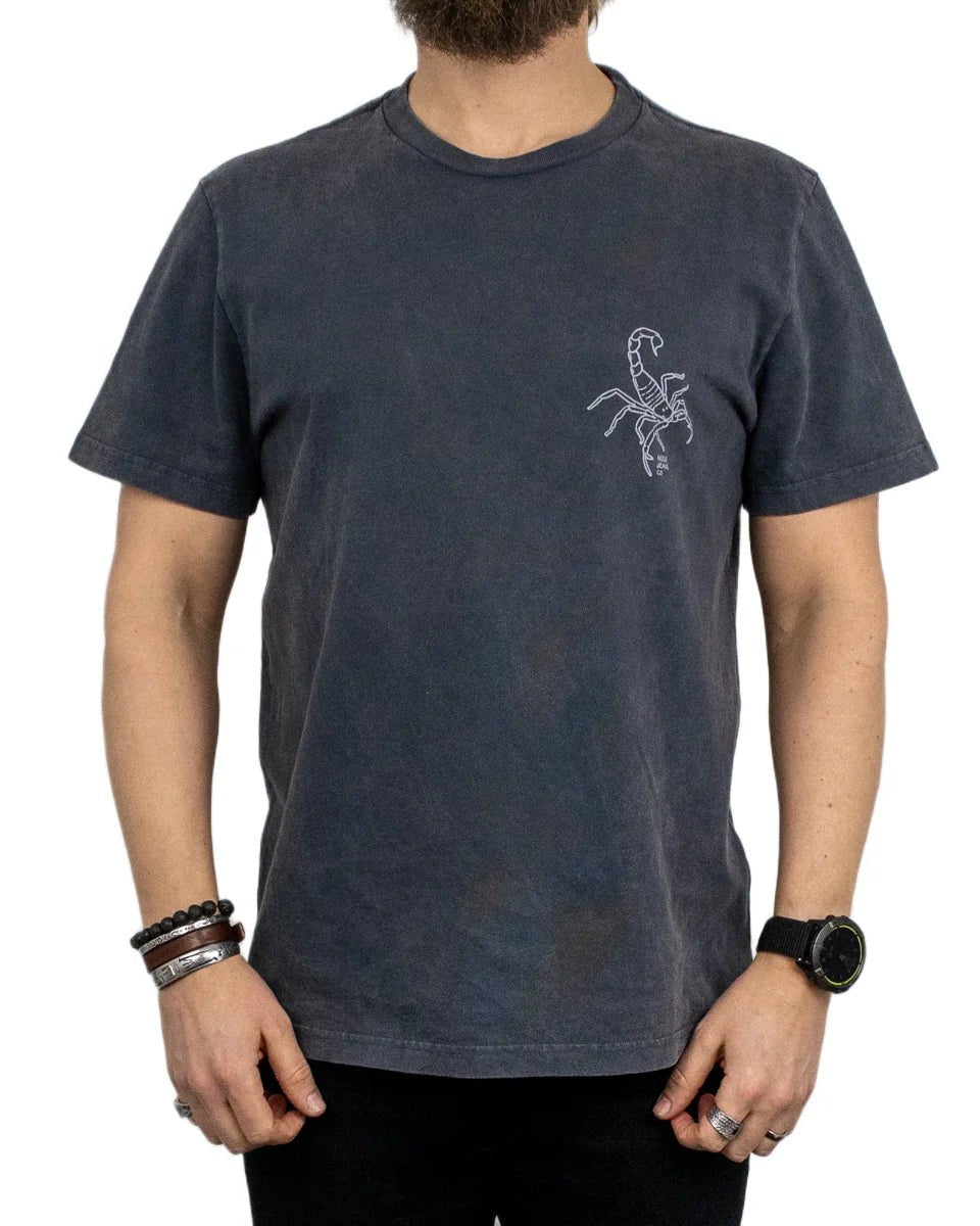 Nudie - T-Shirt - Roy Skorpion - Grå - jhstore.se